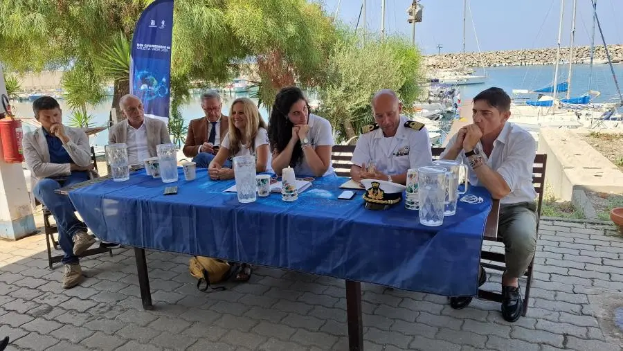 images Goletta Verde presenta i dati del monitoraggio lungo le coste Calabresi: 60% dei campioni oltre il limite di legge