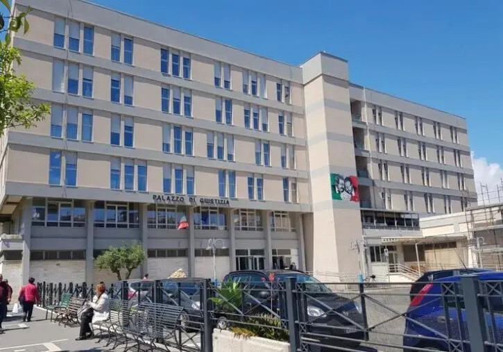 images Il Movimento Forense di Crotone: "Piena solidarietà al collega Domenico Magnolia"