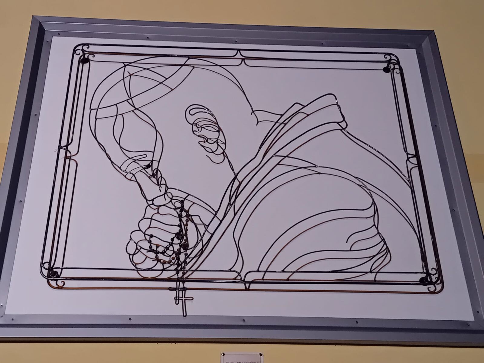 images Satriano, inaugurato il murales tridimensionale dedicato a Papa Francesco