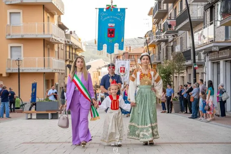 images La comunità arbëreshë di Caraffa ha partecipato al 'Festival del costume tradizionale calabrese'
