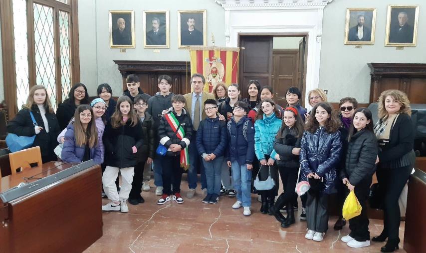 images A Palazzo De Nobili, l’Ic don Milani attualmente impegnato nel progetto “Intercultura”