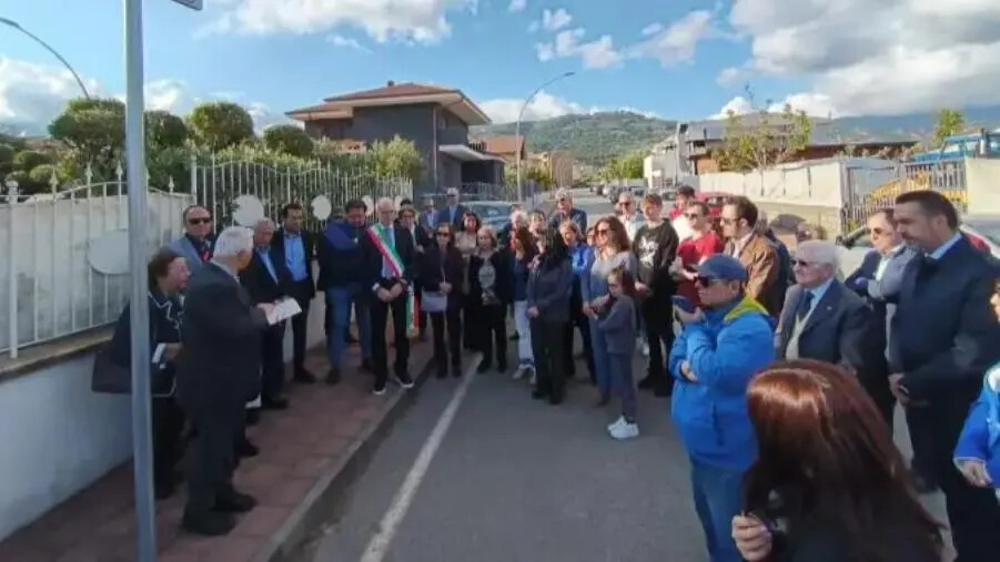 A Lamezia intitolata una strada a Pasquale Torchia, insegnante e Cavaliere della Repubblica images A Lamezia intitolata una strada a Pasquale Torchia, insegnante e Cavaliere della Repubblica