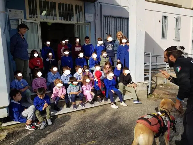 images Catanzaro, al Comprensivo Nord Est "Manzoni" giornate formative col soccorso cinofilo