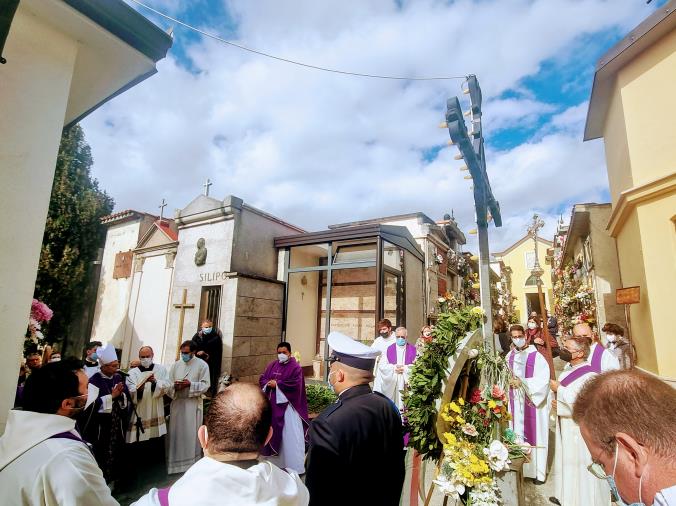 images 2 Novembre a Lamezia Terme. Il vescovo Schillaci: “Onoriamo i nostri cari vivendo da figli di Dio e fratelli tra di noi” 

