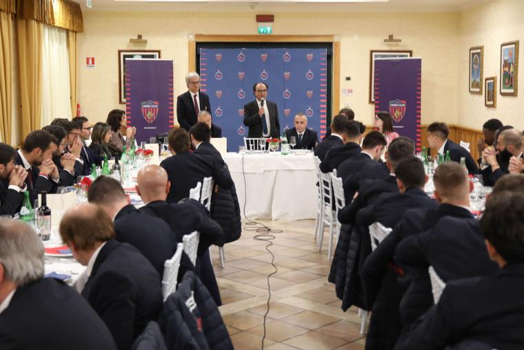 Cosenza: cinque reti alla Primavera. In serata cena di Natale con organico e staff images Cosenza: cinque reti alla Primavera. In serata cena di Natale con organico e staff