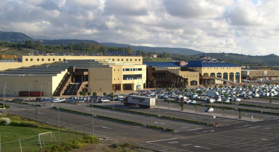 images Oltre 200 lavoratori Carrefour senza lavoro da mesi, domani la protesta al Centro commerciale “Due mari” a Maida 