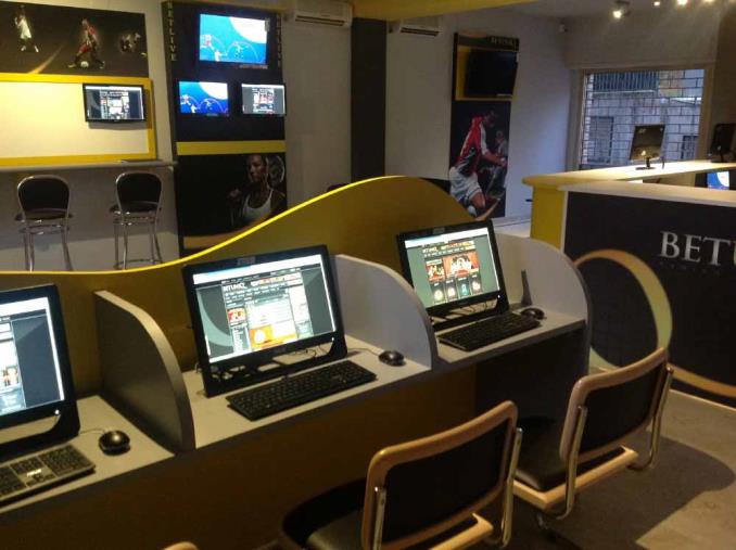 Catanzaro, nuovi controlli alle attività di raccolta scommesse: nuova sospensione per un esercizio commerciale images Catanzaro, nuovi controlli alle attività di raccolta scommesse: nuova sospensione per un esercizio commerciale