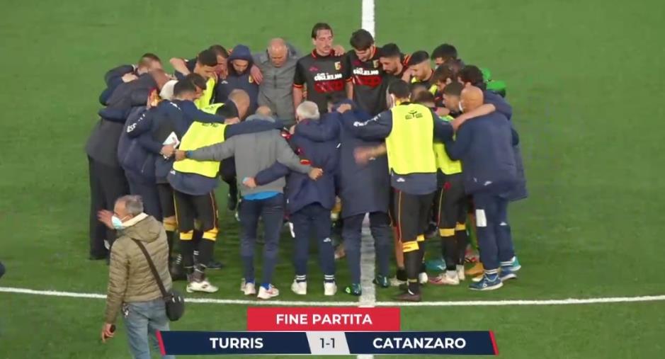 images Turris vs Catanzaro: 1-1 finale. Le Aquile conquistano un ottimo punto in inferiorità numerica