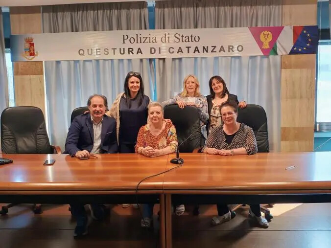 images Concluso il corso CUAV promosso dalla Questura di Catanzaro: il ringraziamento del Centro Calabrese di Solidarietà

 