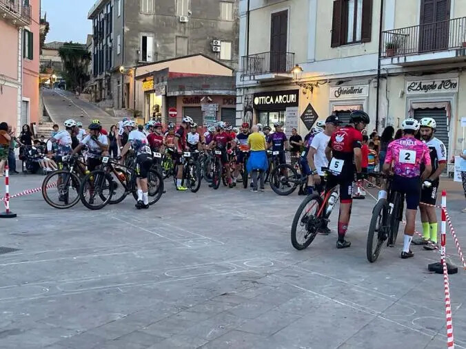 Mountain bike, Tony Vigoroso vince la prima edizione della XC Night Montalto Uffugo
images Mountain bike, Tony Vigoroso vince la prima edizione della XC Night Montalto Uffugo