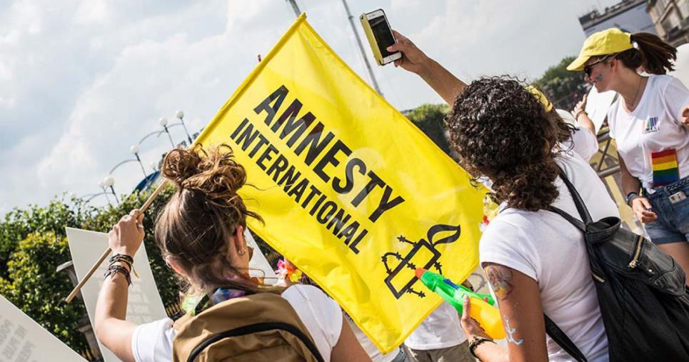 Donna aggredita a Vallefiorita, Amnesty international: "Insulti lesbofobici" images Donna aggredita a Vallefiorita, Amnesty international: "Insulti lesbofobici"