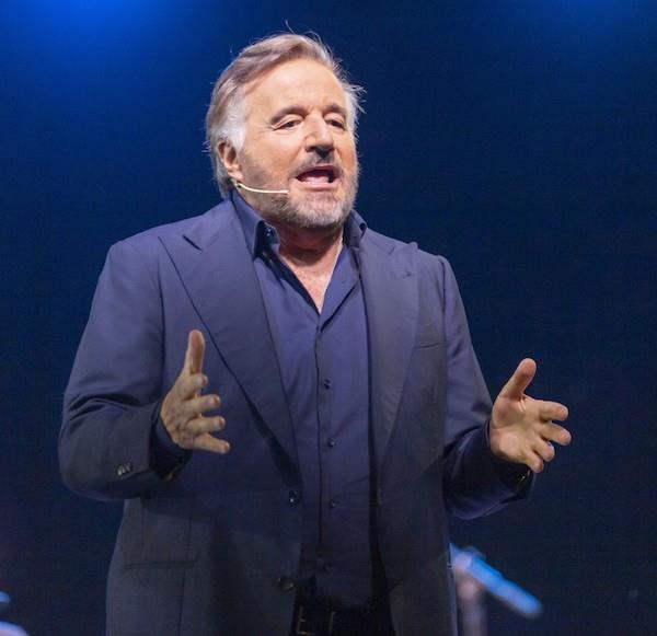 images Festival d'Autunno, Christian De Sica si racconterà in "Una serata tra amici" 