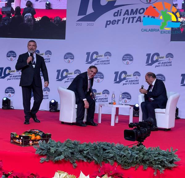 Le clementine di Corigliano-Rossano sul Corriere della Sera tra le mani di La Russa images Le clementine di Corigliano-Rossano sul Corriere della Sera tra le mani di La Russa