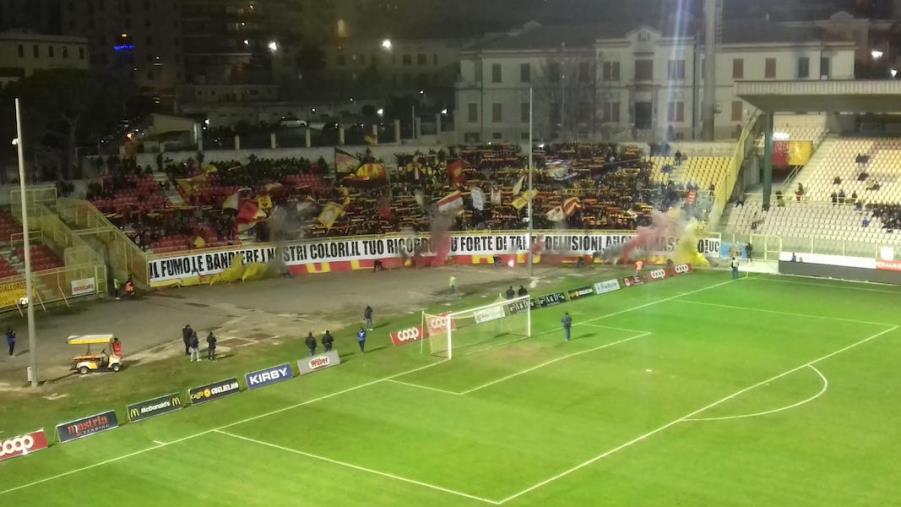 images Us Catanzaro 1929, un quarto di finale di Coppa Italia di lusso di fronte a pochi intimi