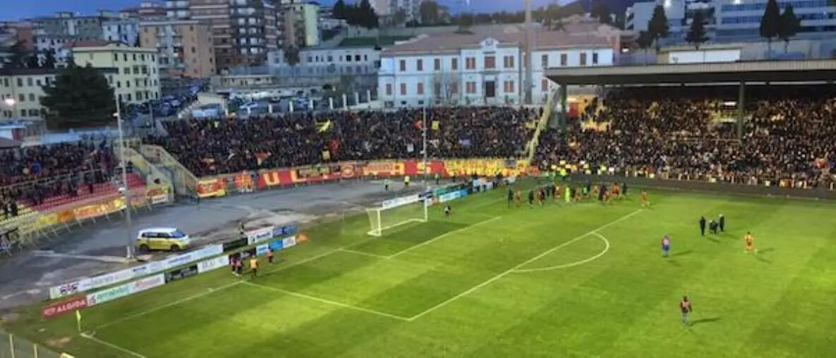 images Serie C, CATANZARO vs FOGGIA: 2-1 finale. Aquile irresistibili