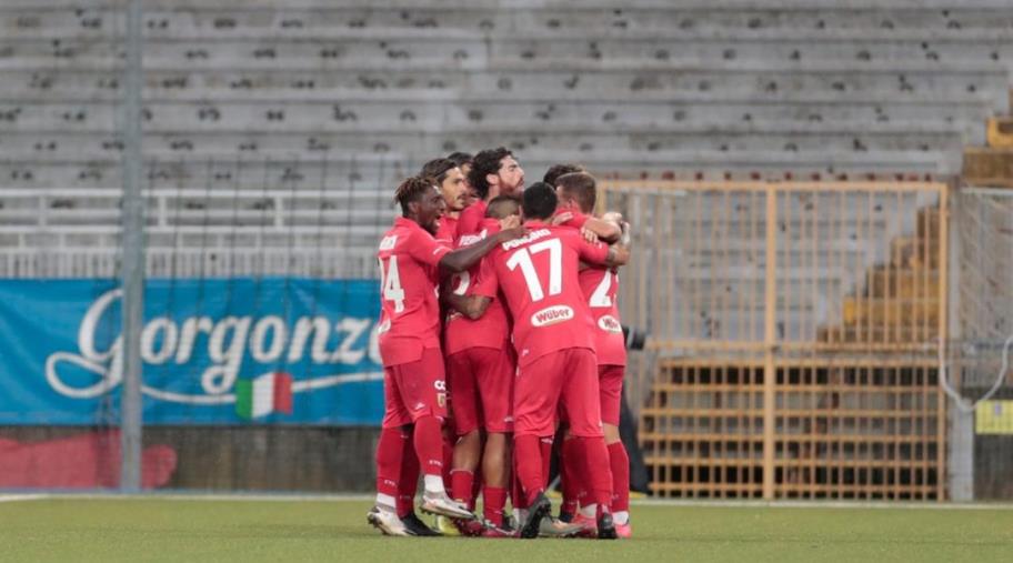 images Coppa Italia. Il Catanzaro batte il Como ai calci di rigore dopo una buona gara 