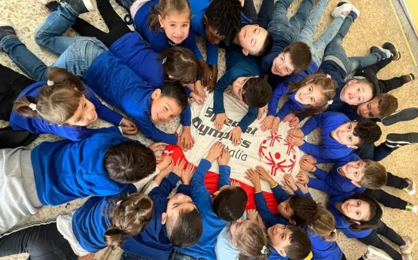 images All'IC Nord Est Manzoni di Catanzaro un flash mob a tema inclusione per "Special Olympics"