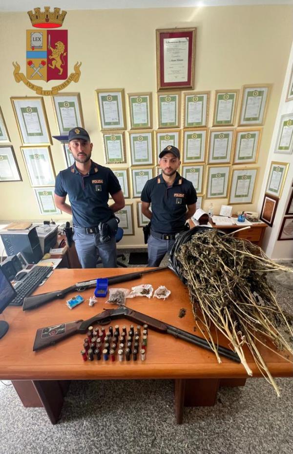 images Spaccio di droga a Longobardi: sequestrati 1.5 chili di marijuana 