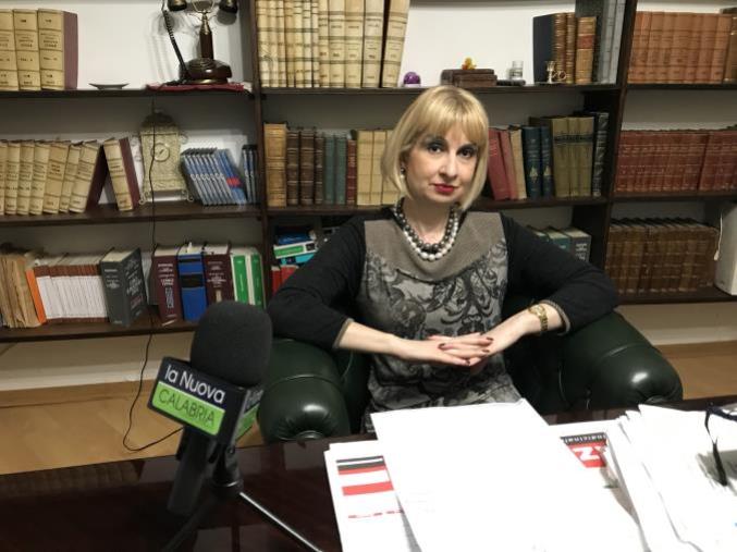 Catanzaro, cane lasciato in auto sotto il caldo: avvocato denuncia, ma nessuno interviene images Catanzaro, cane lasciato in auto sotto il caldo: avvocato denuncia, ma nessuno interviene