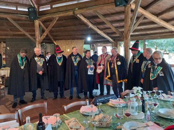 Cosenza. La "Confraternita della frittola" si interroga sulla tutela delle tradizioni calabresi images Cosenza. La "Confraternita della frittola" si interroga sulla tutela delle tradizioni calabresi