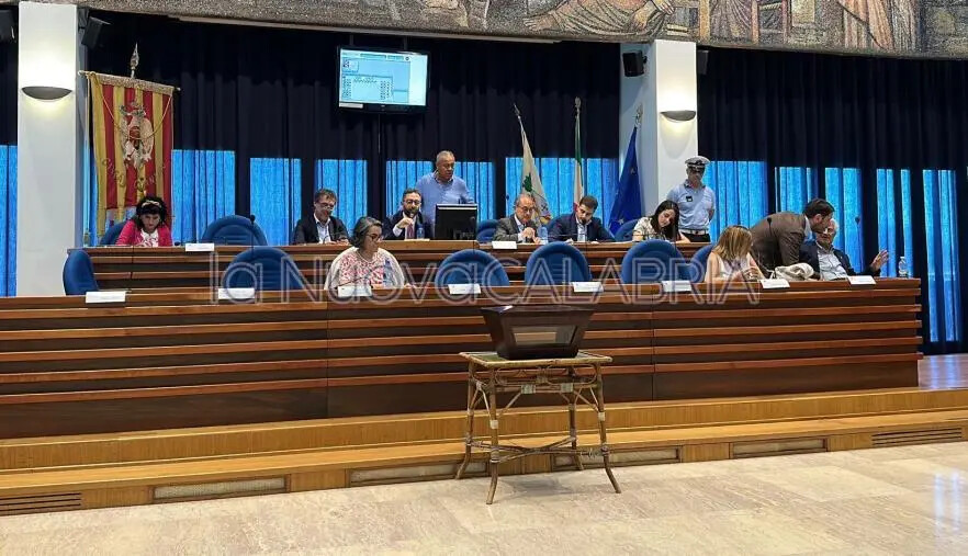 Catanzaro, sul rimpasto di Giunta dai banchi della maggioranza arriva un altro 'avvertimento' a Fiorita images Catanzaro, sul rimpasto di Giunta dai banchi della maggioranza arriva un altro 'avvertimento' a Fiorita