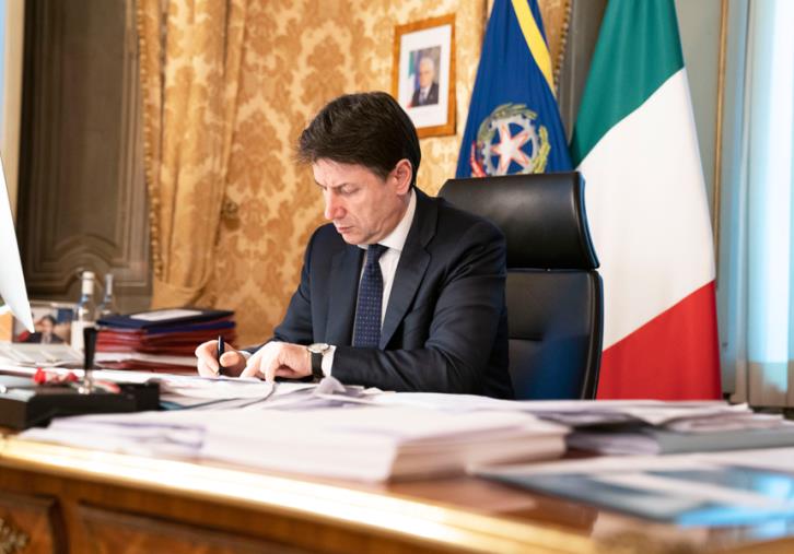 Fase 2. Spettacoli, centri estivi, viaggi all'estero: ecco cosa prevede il nuovo Dpcm appena firmato dal presidente Conte images Fase 2. Spettacoli, centri estivi, viaggi all'estero: ecco cosa prevede il nuovo Dpcm appena firmato dal presidente Conte