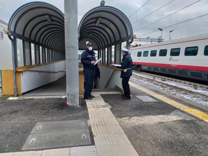 Coronavirus. Polfer: "Controllate tutte le persone che dal Nord sono scese verso il Sud" images Coronavirus. Polfer: "Controllate tutte le persone che dal Nord sono scese verso il Sud"