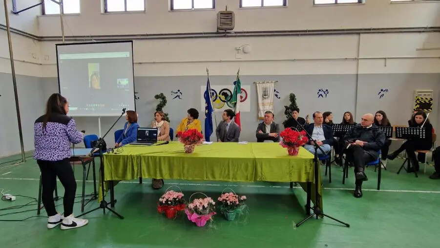 images Isola Capo Rizzuto, a scuola di legalità con l’on Napoli e il magistrato Manzini 