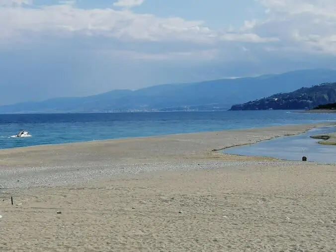 Catanzaro, avviata la procedura per un nuovo pontile da un centinaio di posti barca nella zona Corace images Catanzaro, avviata la procedura per un nuovo pontile da un centinaio di posti barca nella zona Corace