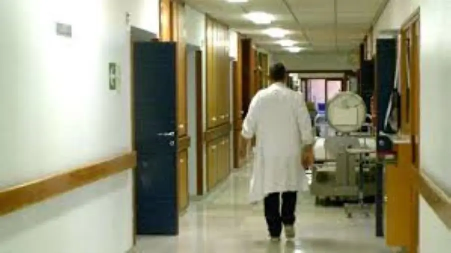 images Più facile assumere specializzandi, Anaao Calabria: "Il tempo dei privilegi baronali degli accademici è finito"