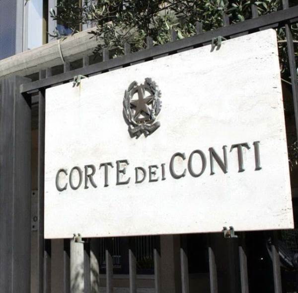 images Ferie ai Docenti, NeoDS segnala alla Corte dei Conti: "Questione distorta, rilevanza erariale"