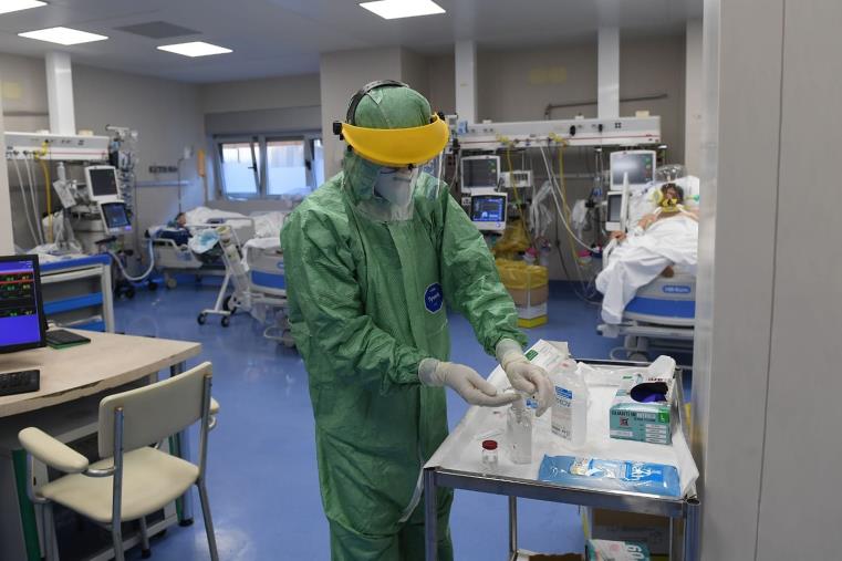 images Covid. Verso il monitoraggio: in Calabria incidenza dei nuovi casi in lieve diminuzione   