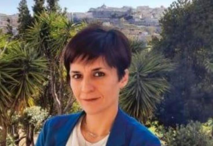 images Cristina Rotundo sulla delibera dei volontari della Giunta Fiorita: "Occhio alle bucce di banana e poi perché non segnalano gli abusivi?"