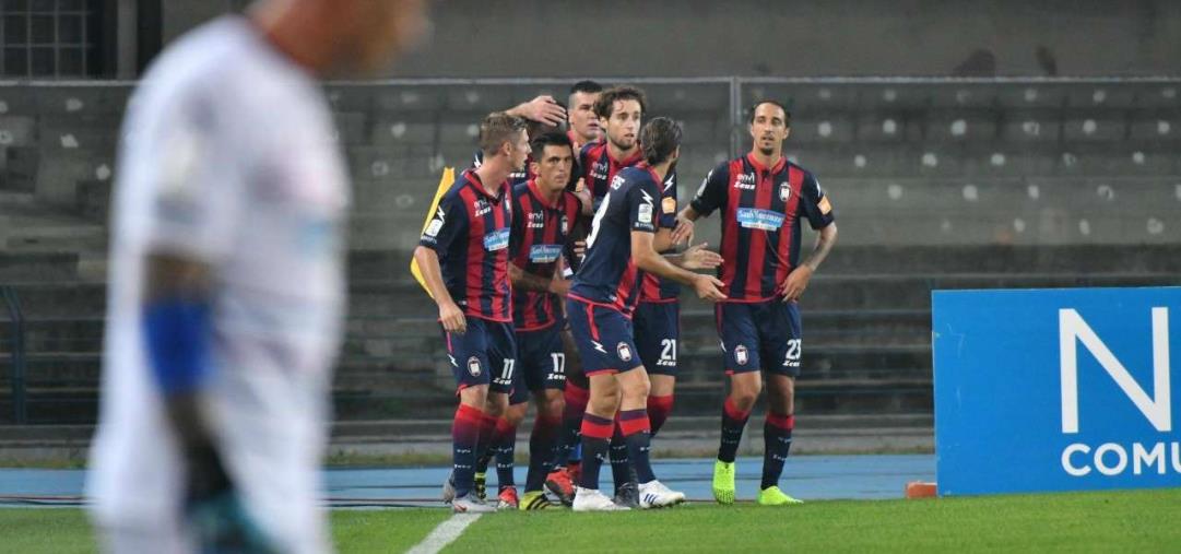 Serie B, poker del Crotone al Pescara: allo Scida finisce 4-1 images Serie B, poker del Crotone al Pescara: allo Scida finisce 4-1