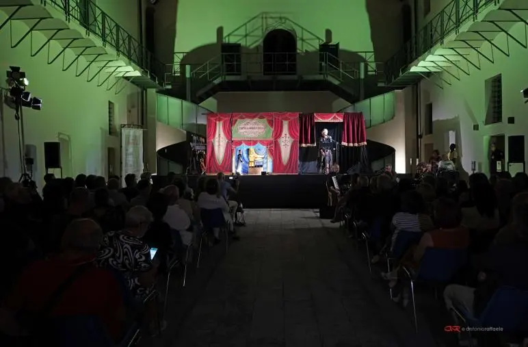 Catanzaro, si conclude la seconda edizione del Festival Nazionale dei Cantastorie images Catanzaro, si conclude la seconda edizione del Festival Nazionale dei Cantastorie