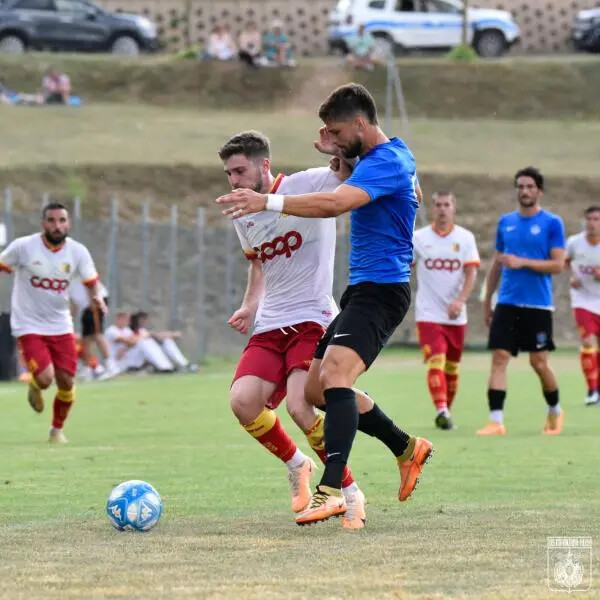 images Finisce a reti inviolate l'amichevole tra Catanzaro e Latina  