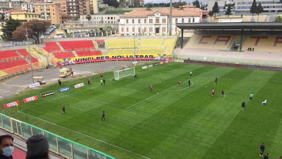 images Catanzaro e Catania in campo alle 12.30: formazioni ufficiali