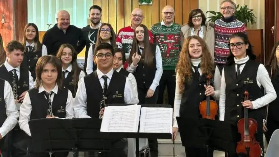 Catanzaro, nella Parrocchia San Pio X il concerto di Natale dell’Orchestra “Armonie di Note” images Catanzaro, nella Parrocchia San Pio X il concerto di Natale dell’Orchestra “Armonie di Note”