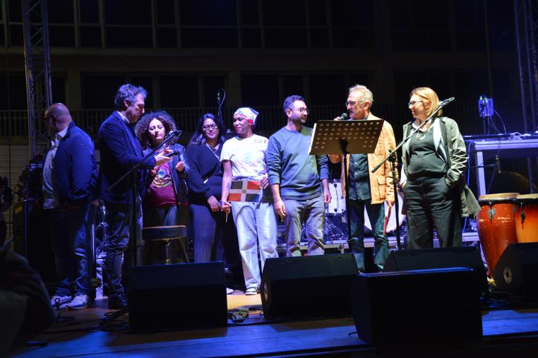 images "Nessuno è straniero": a Catanzaro la Festa dei Popoli tra balli, cibo e riflessioni 
