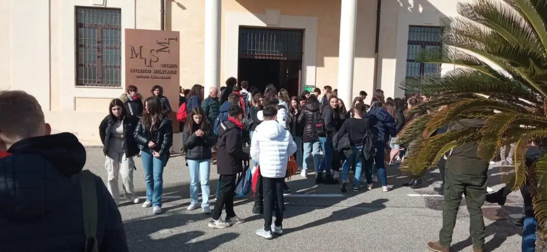 images Duemila studenti per "La Divina Commedia", Mormile a Borelli: "Bene collaborazione con Comune, ma il Parco è gestito dalla Provincia"