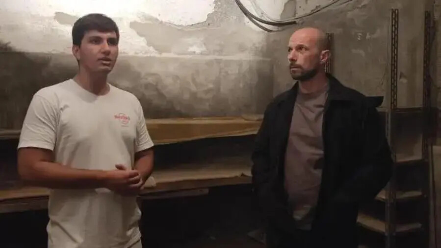 Soverato, l’artista Massimo Sirelli in visita alla mostra “Binario 21” images Soverato, l’artista Massimo Sirelli in visita alla mostra “Binario 21”