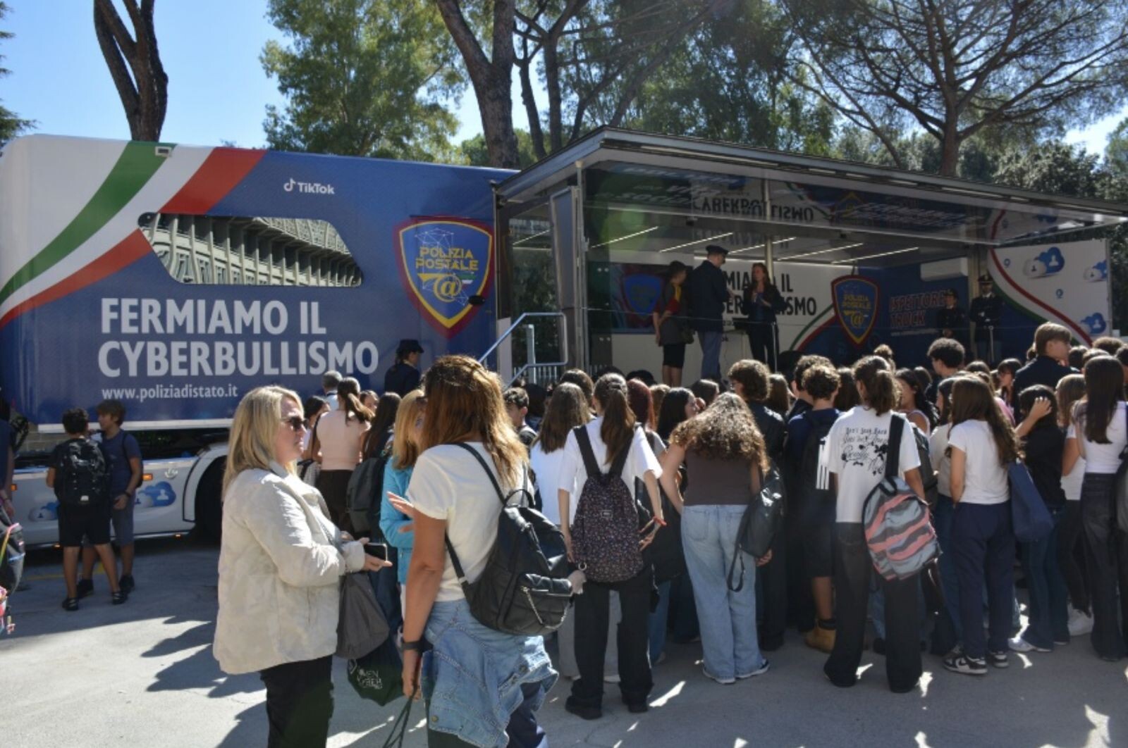 images “Una Vita da Social”, la Polizia Postale porta la prevenzione nelle scuole calabresi