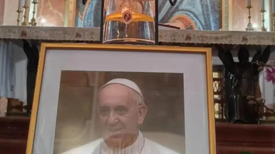 images In preghiera per Papa Francesco alla Basilica di Porto con l’arcivescovo Claudio Maniago