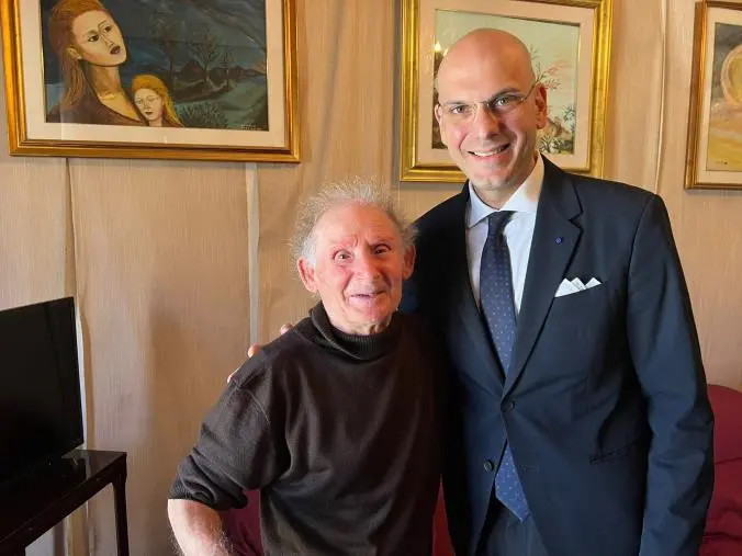 Il presidente I.N.A. Lorenzo Festicini sventa una rapina durante un soggiorno a Reggio images Il presidente I.N.A. Lorenzo Festicini sventa una rapina durante un soggiorno a Reggio