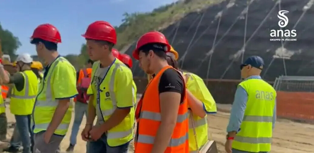 images Trasversale delle Serre, gli studenti dell'IT "Einaudi" di Serra San Bruno in visita al cantiere nel Vibonese