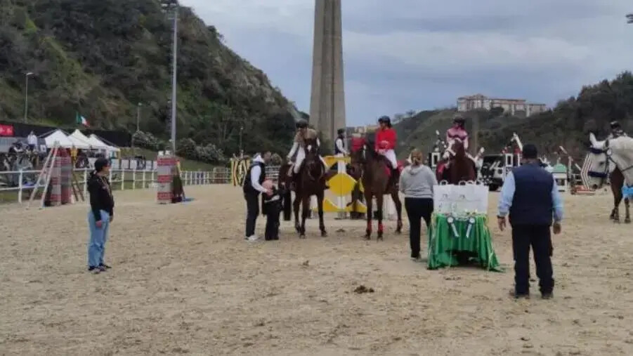images Secondo giorno di gare al Centro Ippico “Valle dei Mulini”: in scena la staffetta di Carnevale
