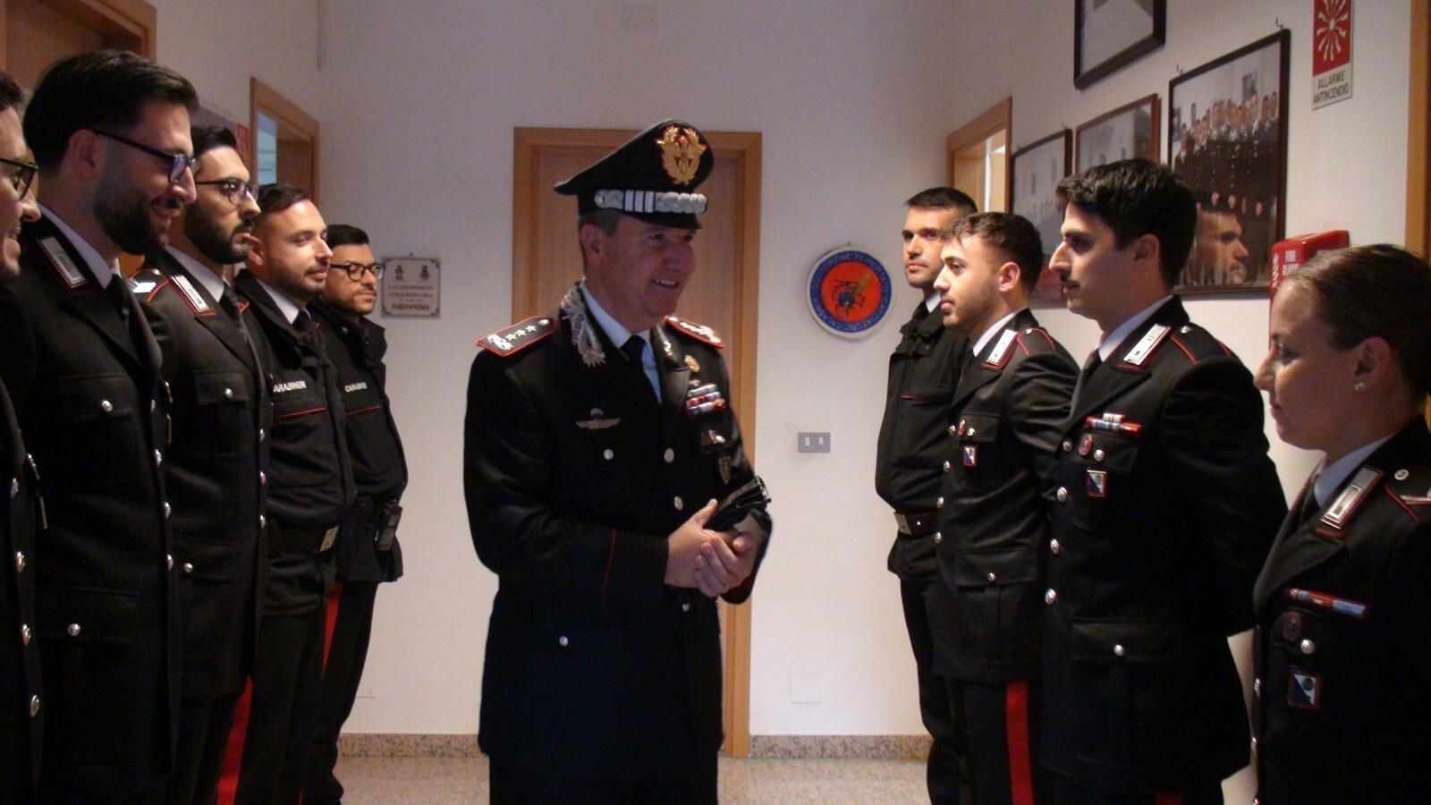 images Arma, il generale di Corpo d’Armata Claudio Domizi in visita ai carabinieri del Gruppo di Locri