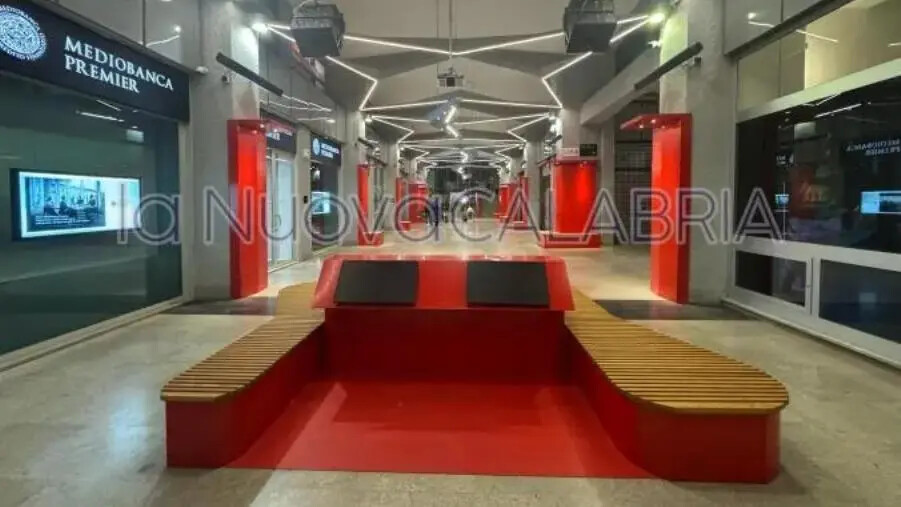 Catanzaro, occupazione di senzatetto in Galleria Mancuso: dopo le segnalazioni qualcosa si muove?
images Catanzaro, occupazione di senzatetto in Galleria Mancuso: dopo le segnalazioni qualcosa si muove?