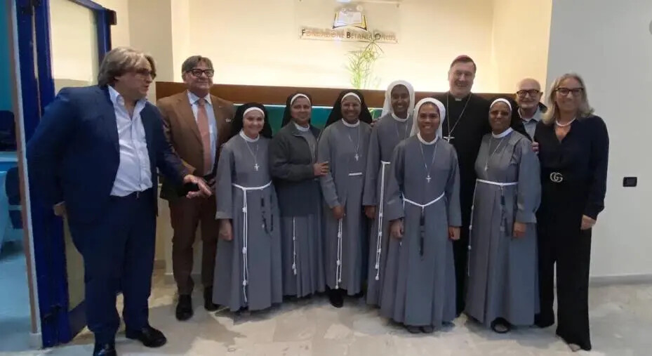 Catanzaro, alla 'Karol Betania' arrivano le Suore Francescane ospedaliere di Santa Chiara
images Catanzaro, alla 'Karol Betania' arrivano le Suore Francescane ospedaliere di Santa Chiara