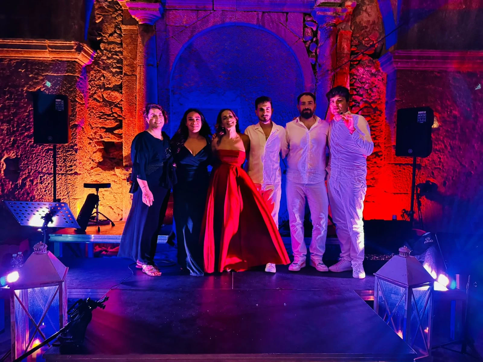 Stalettì, la magia della “Notte delle Candele”: musica, emozioni e partecipazione nel cuore dell’estate